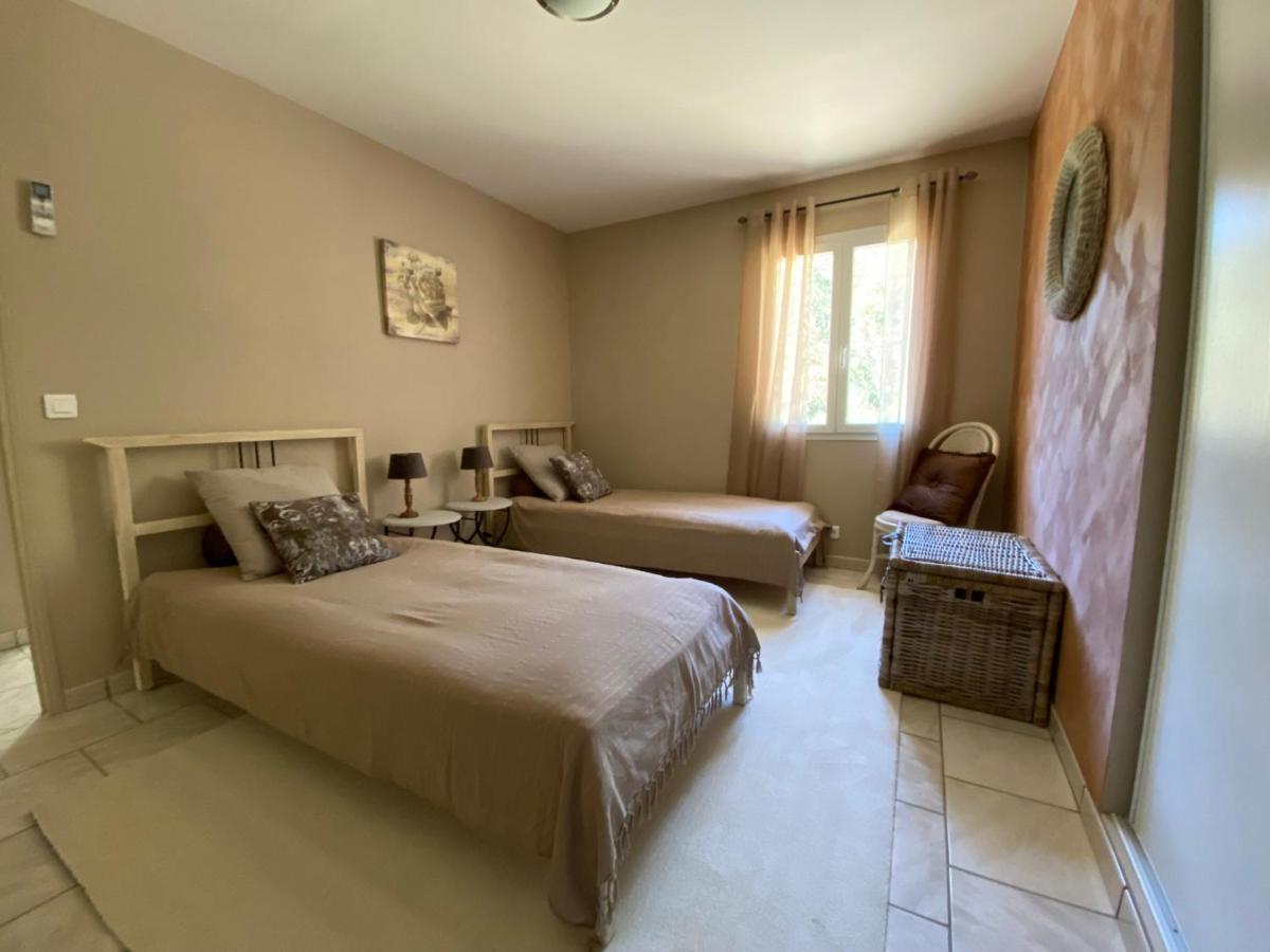 Bed and Breakfast L'Eveil En Provence Entrecasteaux Экстерьер фото
