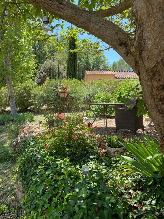 Bed and Breakfast L'Eveil En Provence Entrecasteaux Экстерьер фото