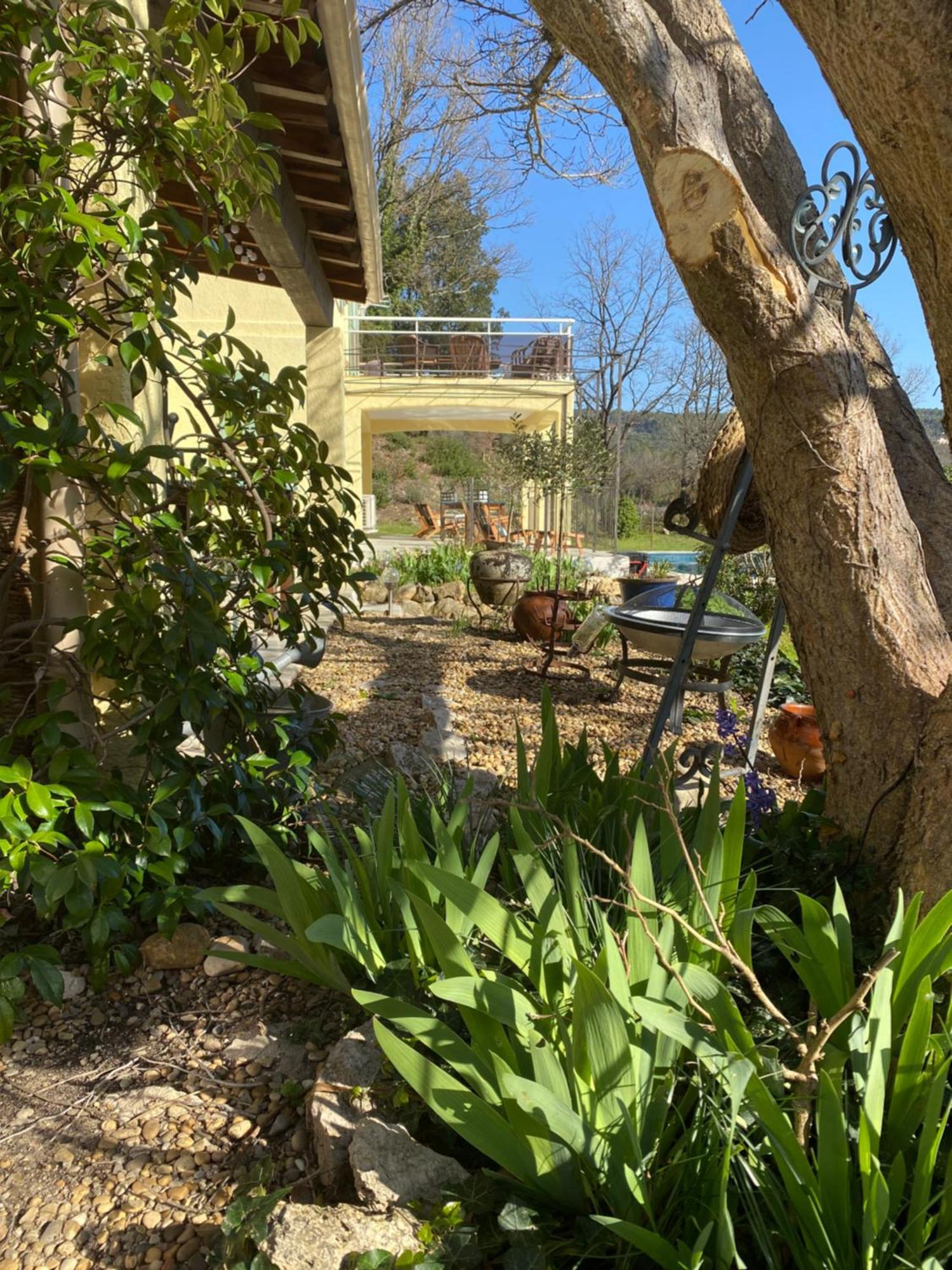Bed and Breakfast L'Eveil En Provence Entrecasteaux Экстерьер фото