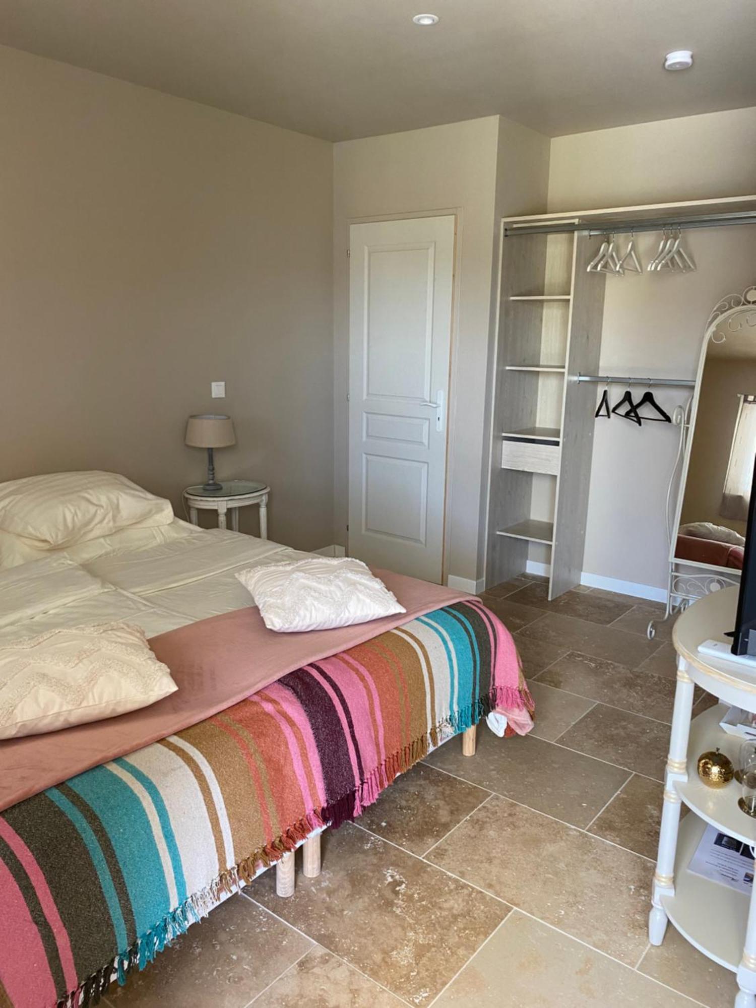 Bed and Breakfast L'Eveil En Provence Entrecasteaux Экстерьер фото