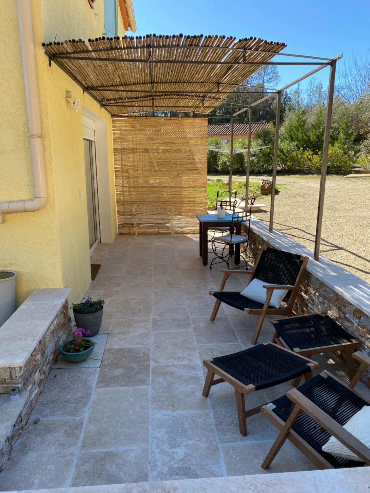 Bed and Breakfast L'Eveil En Provence Entrecasteaux Экстерьер фото